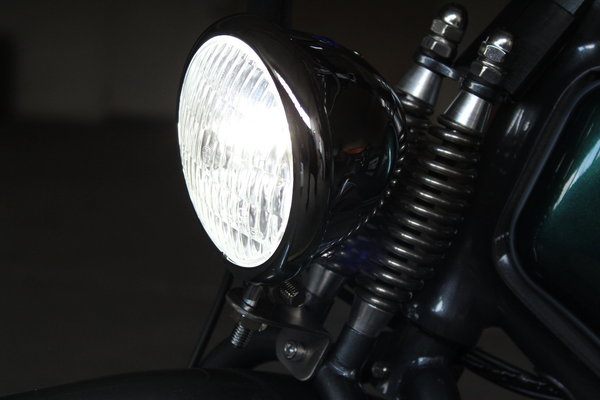 Frontscheinwerfer H4 mit verchromtem Gehäuse aus Motorradzubehör